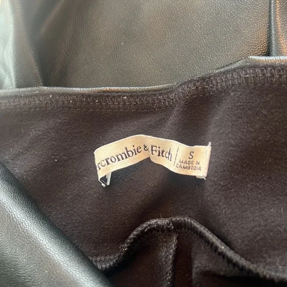Abercrombie Vegan leather leggings Size Small - Picture 2 of 2
